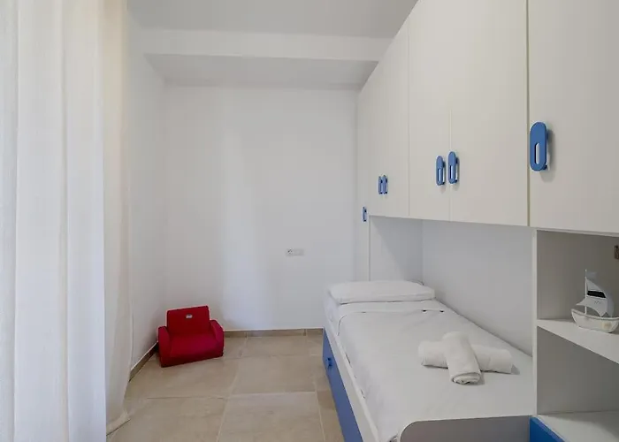 Crissylu - Family Friendly